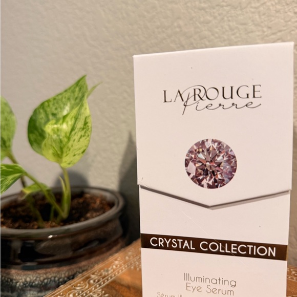 La Rouge Pierre Crystal Eye Serum